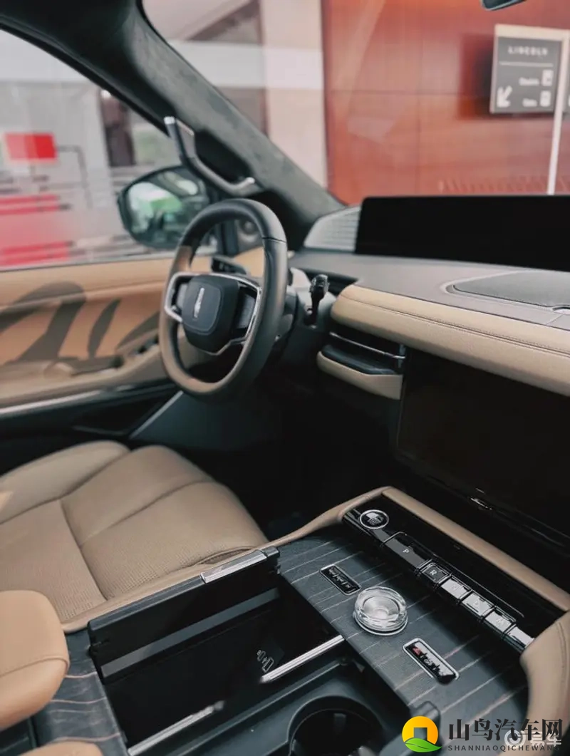 老师让我吃她胸 摸她奶：科技盛宴，新车型引领驾驶体验革命-1