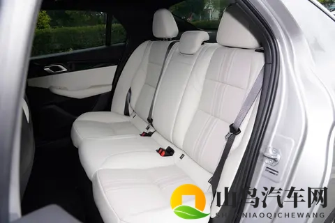 10-15万买紧凑级燃油车，领克03值得冲！为啥推荐你看看？-3