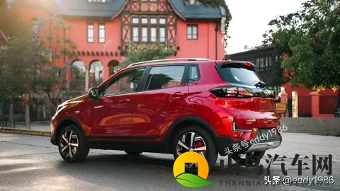 长安在智利推出新款CS15 Plus,配置升级售价还不贵-2