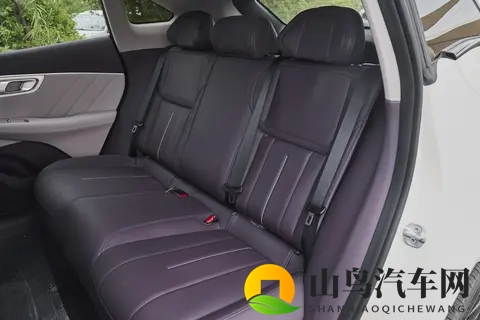 深度体验深蓝 S07 2026 款：续航与驾感新诠释-2