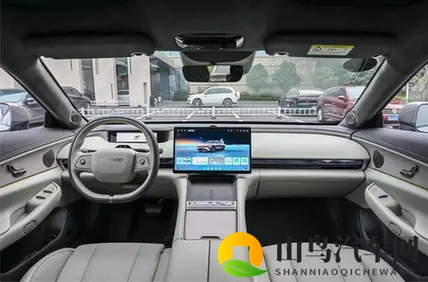 20 万 级纯电轿车选 购攻略：星途星纪元ES如何做到入门即满 配-2