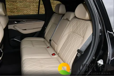 累计销量超85万台，全系标配20T+8AT，试驾体验吉利星越L-1