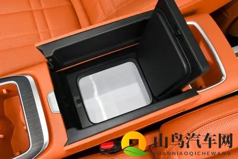 家用六座SUV，深蓝S09和领克900怎么选？看完对比就明白了-3