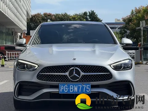 20万拿下准新奔驰C级!41万公里,体验豪华运动风-3