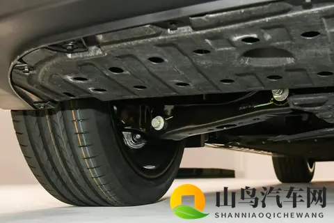 大满配,全系激光雷达+磁流变悬架,预售1399万起,深蓝L06来了-1