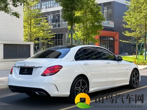 15万多拿下奔驰C级，豪华品牌入门之选？-3