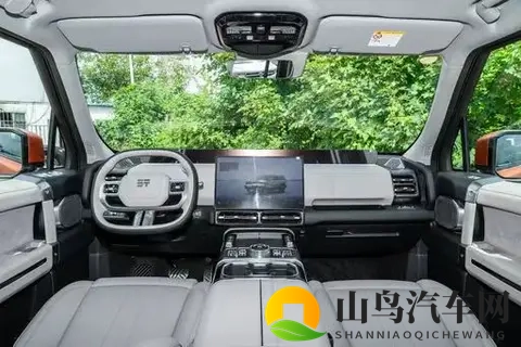 国产豪华越野车破32万订单，904匹马力，浮水行驶，实力证明-1