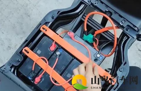 电瓶车冬季续航里程会缩减多少,闲置燃油车建议隔多久启动充电?-3