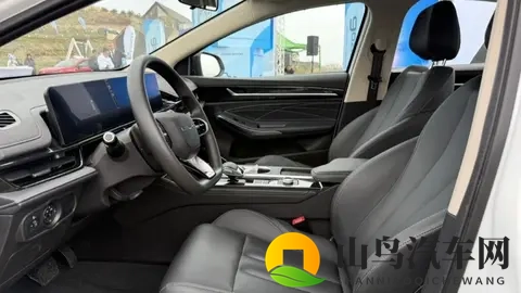 约13万起价，奇瑞艾瑞泽6哈萨克斯坦上市，15T+DCT，本地化适配-2