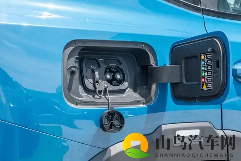 真四驱+混动，带全家去越野，捷途山海T1适合全能方盒家庭-1