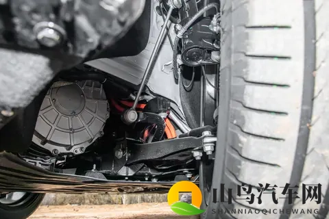 限时1399万起 东风奕派eπ007+上市 标配激光雷达和8295P芯片-2