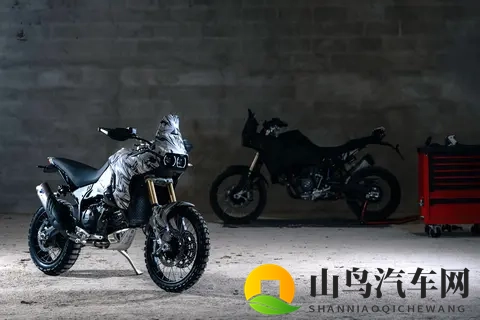 杜卡迪发布 2026 第二代 DesertX “ 沙漠 X ” 预告-3