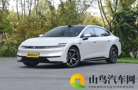 长安启源A06杀入二十万级市场,全副武装卷翻竞品?-1