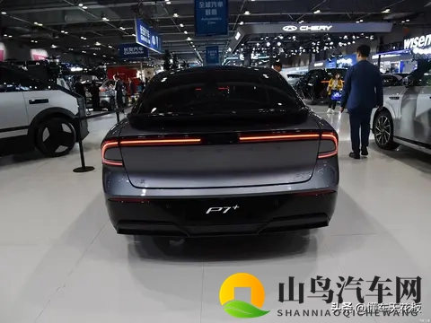 小鹏P7+ 20万级家用智能轿跑的均衡之选-3