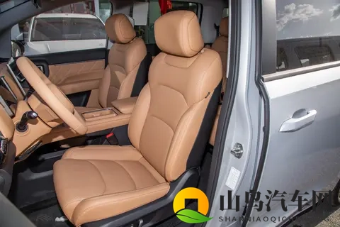 10万级7座MPV，768万起售，家用真香！五菱星光730 PHEV-2