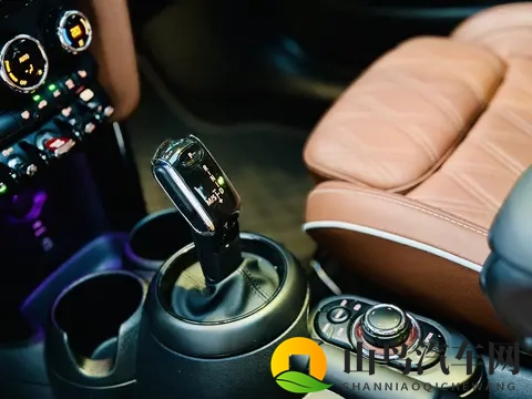 23年MINI COOPER S，准新艺术座驾，20万出头个性之选！-1