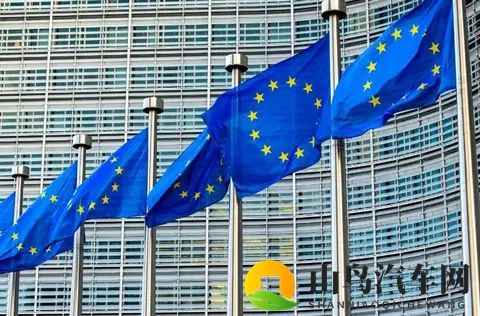 用刷子刷英语老师脚底心:英语老师脚底心遭刷子袭击-1