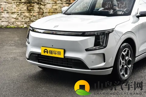 续航1700km+CDC电磁悬挂!这款15万级“旅行小房车”真香吗?-1