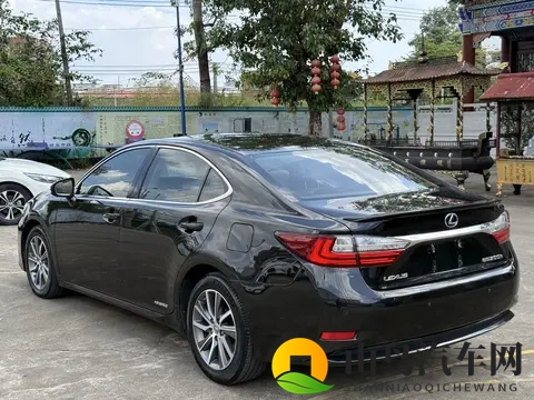 雷克萨斯ES：15万公里仍优雅，混动豪华座驾值得拥有？-3