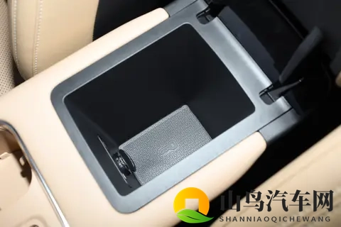 10万级MPV新标杆！星光730空间大、动力强，家用真香！-3