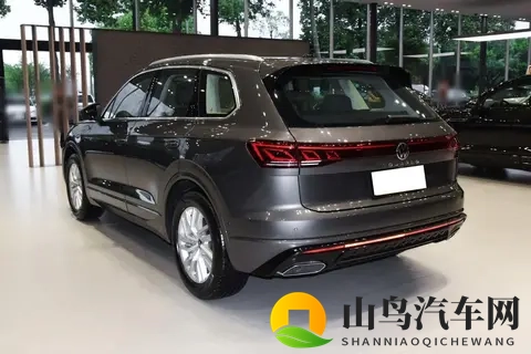 纯进口的中大型SUV，配20T发动机+空气悬挂，25款大众途锐能买？-1