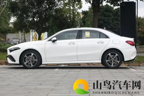 奔驰 A 级 A 180 L 和 A 200 L 时尚型对比 帮你理清购车思路-1