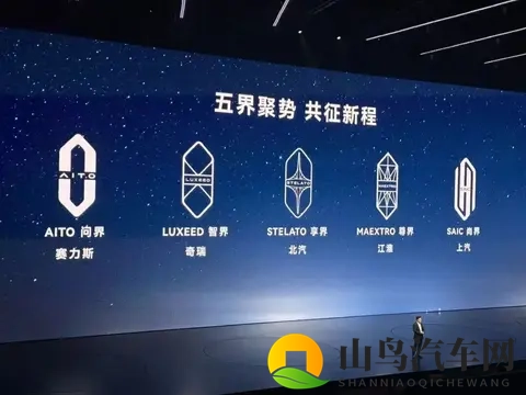 陈冠希舌头让阿娇爽手机在线：陈冠希阿娇亲密互动，手机直播全程记录-3