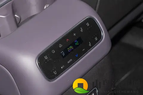 零跑C16实测：20万元内，这台六座车能成为你的理想座驾吗？-1