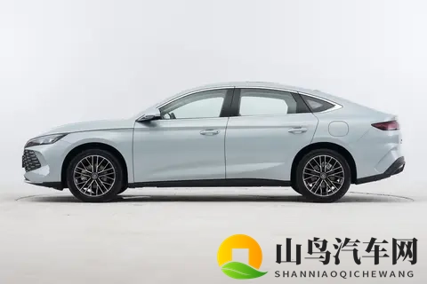 10万级家轿太卷了！风云A8L对决秦L DM-i，谁更能拿捏年轻人？-1