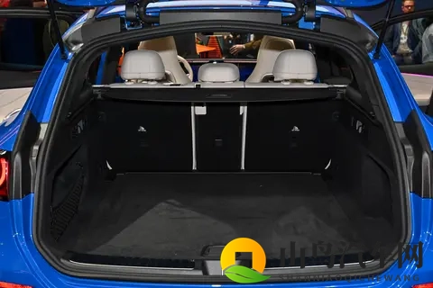 奔驰GLC价格大跳水，入门版最值得买！全新EV版曝光，该卖多少钱-2