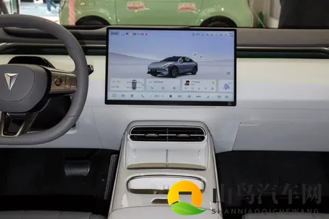 深蓝L06深度体验：15万级纯电市场的均衡之选-1