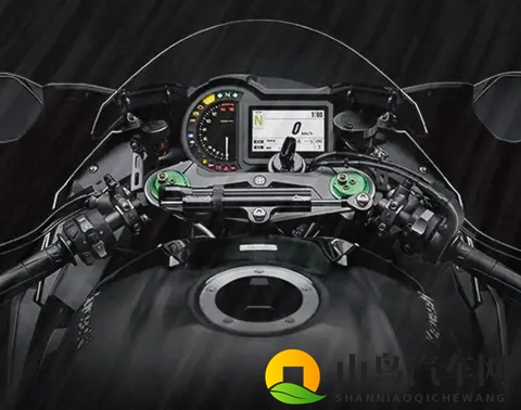 川崎H2 Carbon新款实测：机械增压猛兽上路，普通人根本骑不明白？-1