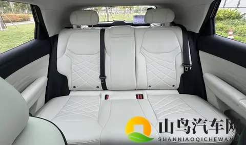 一辆让你忘记算电量的小车:极狐T1续航究竟怎么样?-2