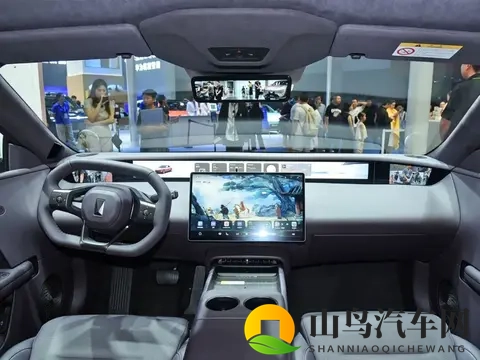 阿维塔06新增一个带激光雷达版本，老款直降2万，新款权益1.5万！-2