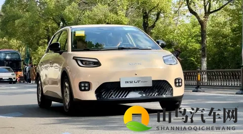 续航500km+99秒换电！埃安UT super：广汽×宁德×京东联合出击！-1