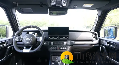 独立试驾212 T01柴油版:设计满足情怀,技术融入时代-1