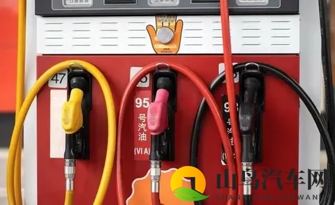 加油避坑终极指南：三桶油无差别，小加油站这样选才省钱护车！-1