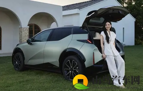 135万炸场！新款极氪X官图曝光，安全五星+内饰大改值吗？-2