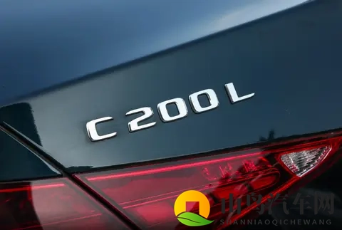 入门车型竟然最值得选？奔驰C级彰显豪华品质，标配15T发动机-2