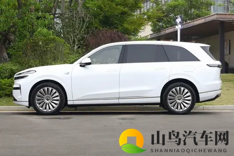 纯电大三排SUV新选择  57米转弯半径+行云底盘，乐道L90以真香吗？-1