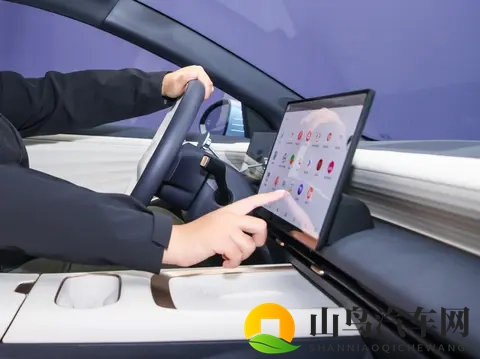 宏翔小蓝gy2022最新款式：汽车新风尚：全新车型亮相，颠覆驾驶体验-1