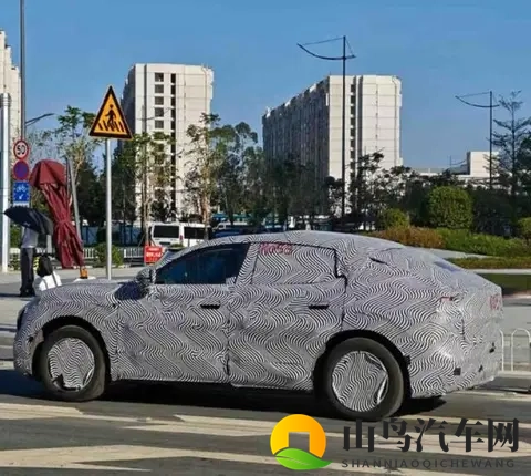 小鹏汽车又一款新车曝光！小鹏mona SUV新谍照！-1