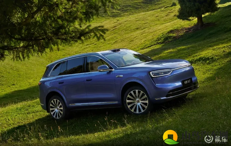 为什么问界M7越卖越贵，却越卖越好？-1