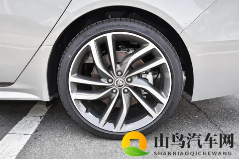 捷豹 XFL 2 款车型配置拆解：2398 万起怎么选？实用党 & 性能党都看这-2