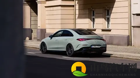 奔驰CLA欧洲也正式开卖了，不同的是，可加油，可充电？-1