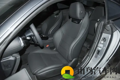 奔驰AMG-GT这一年:销量跌进冰窟窿 动力玩起猫腻戏-3