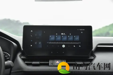 表哥纠结 “买新能源还是油车”，我带他开威兰达跑了趟露营-2