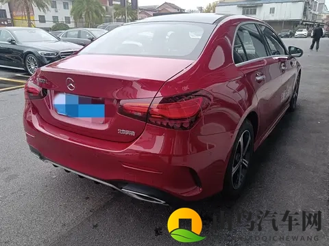 15万拿下准新一手红色奔驰A级，都市丽人的精致之选！-1