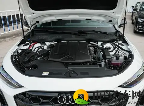 奥迪新车没白等，低功率不带电加速7X秒？采用半隐藏式门把手-1