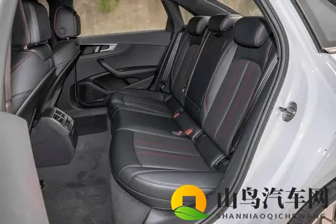 同为豪华燃油家轿,雷克萨斯ES 硬刚奥迪A4L,谁更胜一筹?-1